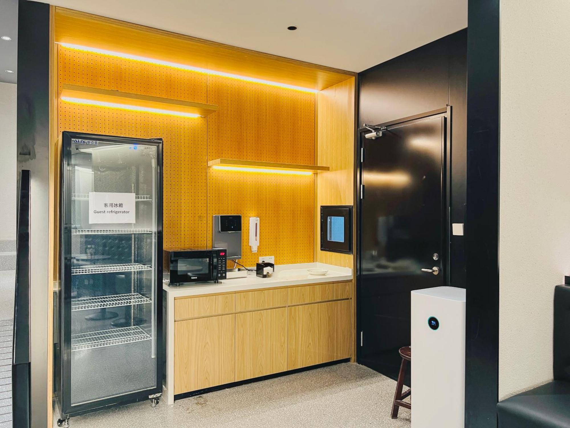 Dayin Garden -near People's Square & Nanjing Road-large Social Area -bar -cafe -gym -free Laundry Luggage Storage -24h Front Desk-english Service 3* Shanghai