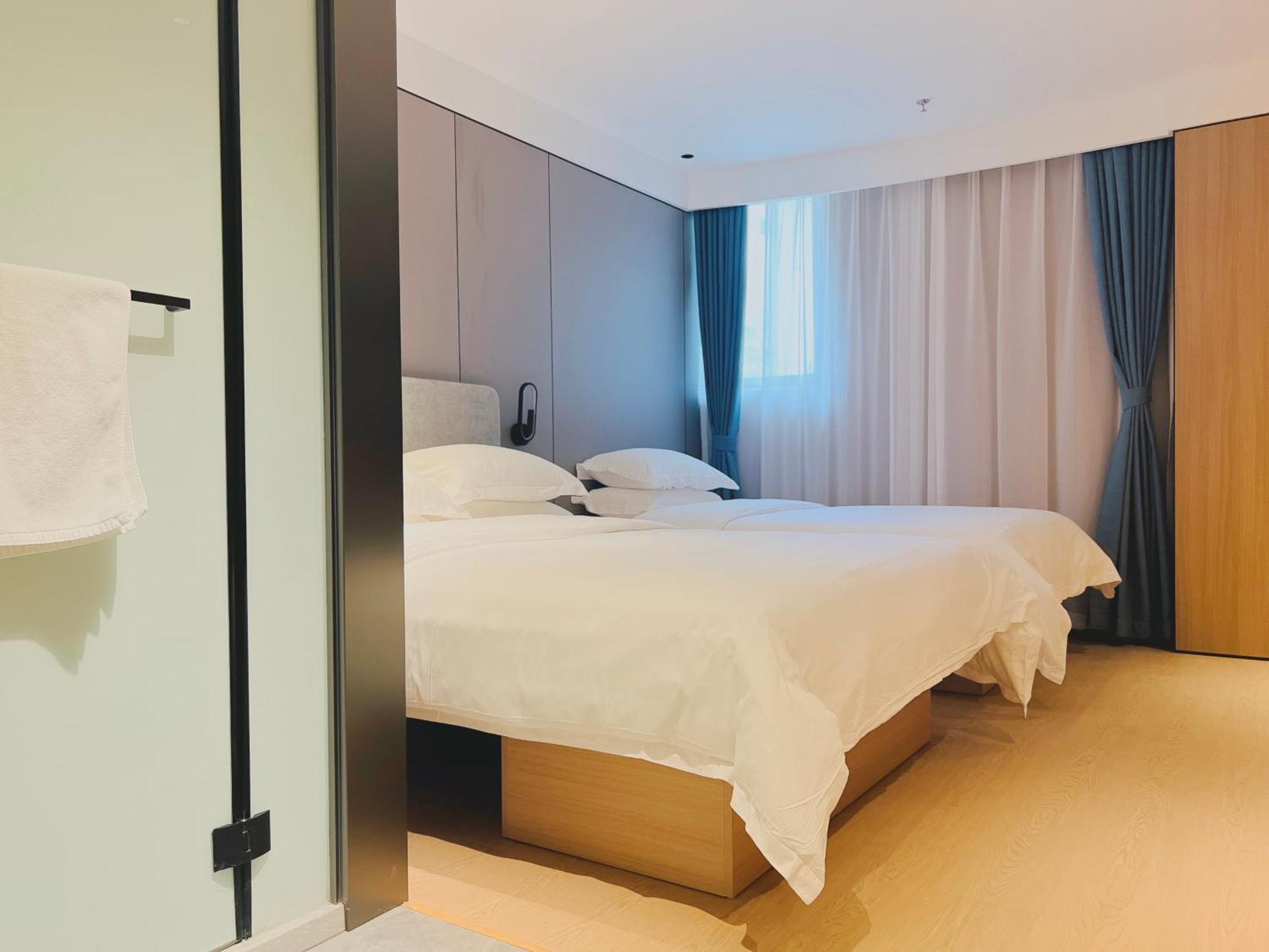 Dayin Garden -near People's Square & Nanjing Road-large Social Area -bar -cafe -gym -free Laundry Luggage Storage -24h Front Desk-english Service Hotel 3*