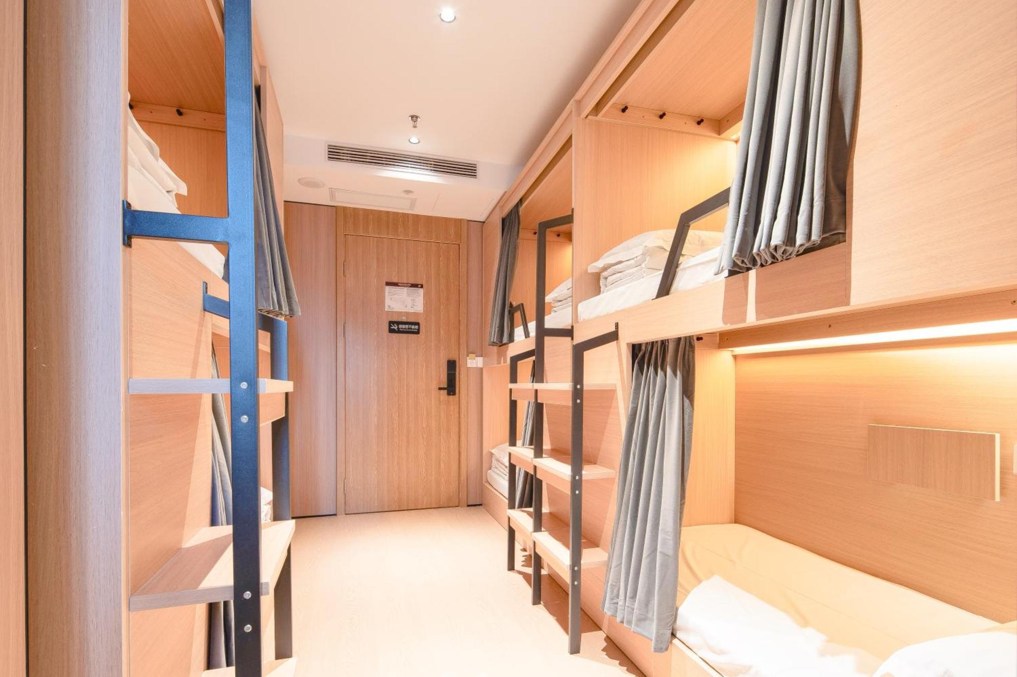 Hotel Dayin Garden -near People's Square & Nanjing Road-large Social Area -bar -cafe -gym -free Laundry Luggage Storage -24h Front Desk-english Service 3*