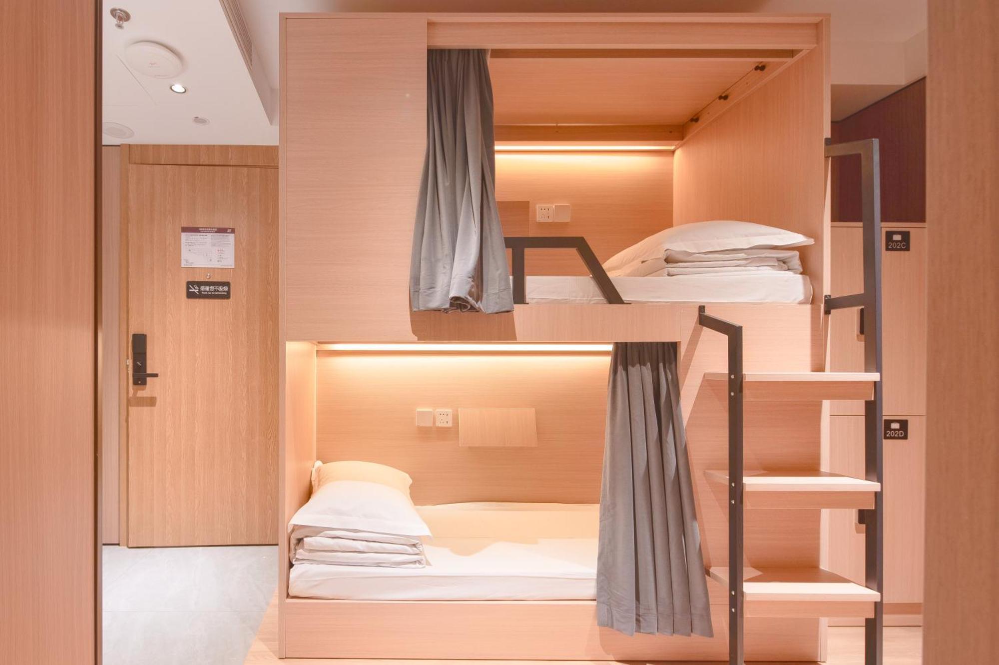 Hotel Dayin Garden -near People's Square & Nanjing Road-large Social Area -bar -cafe -gym -free Laundry Luggage Storage -24h Front Desk-english Service Shanghai