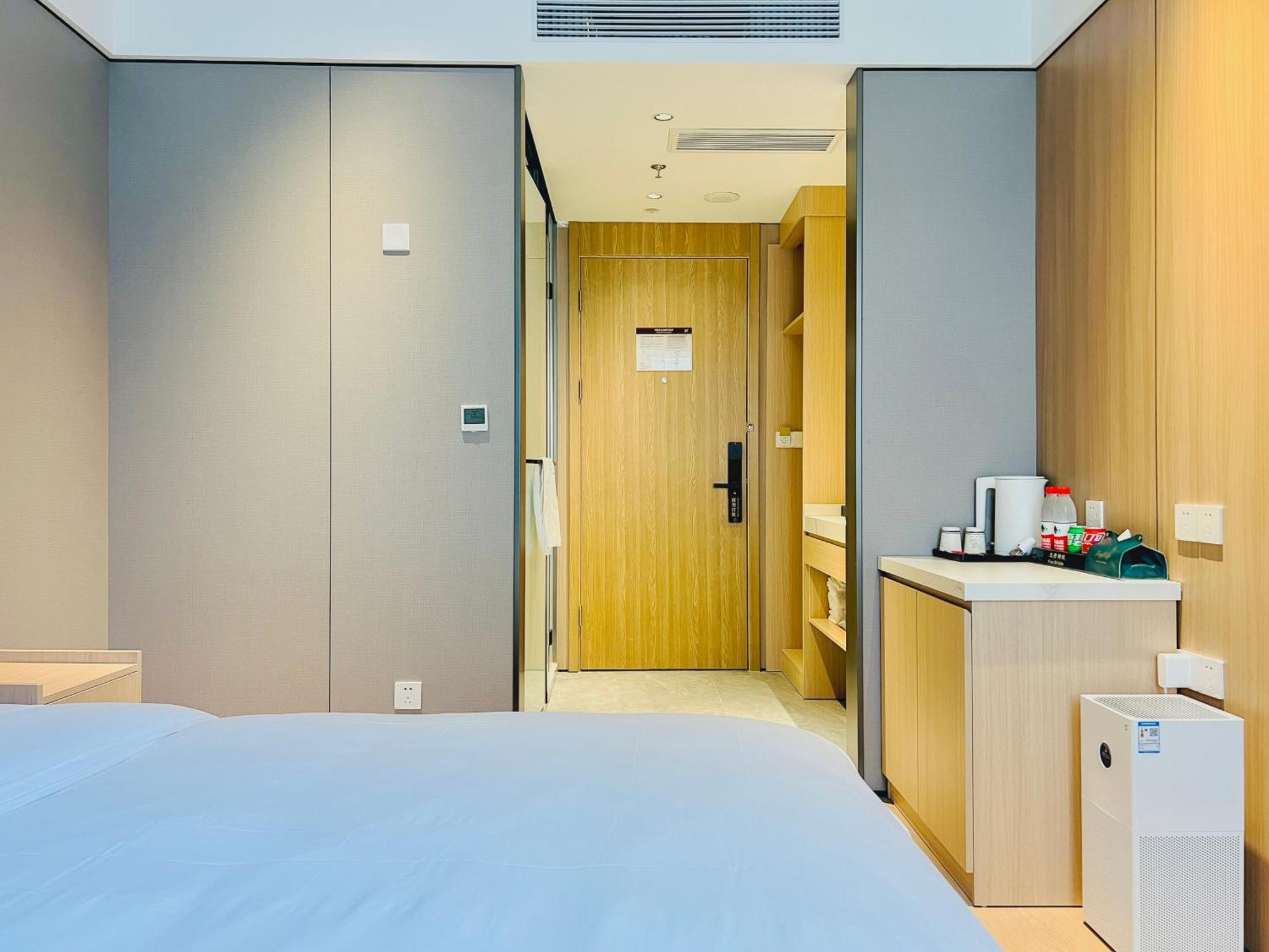 Dayin Garden -people's Square & Nanjing Road-large Social Area -bar -cafe -gym -free Laundry Luggage Storage -24h Front Desk-english Service 上海
