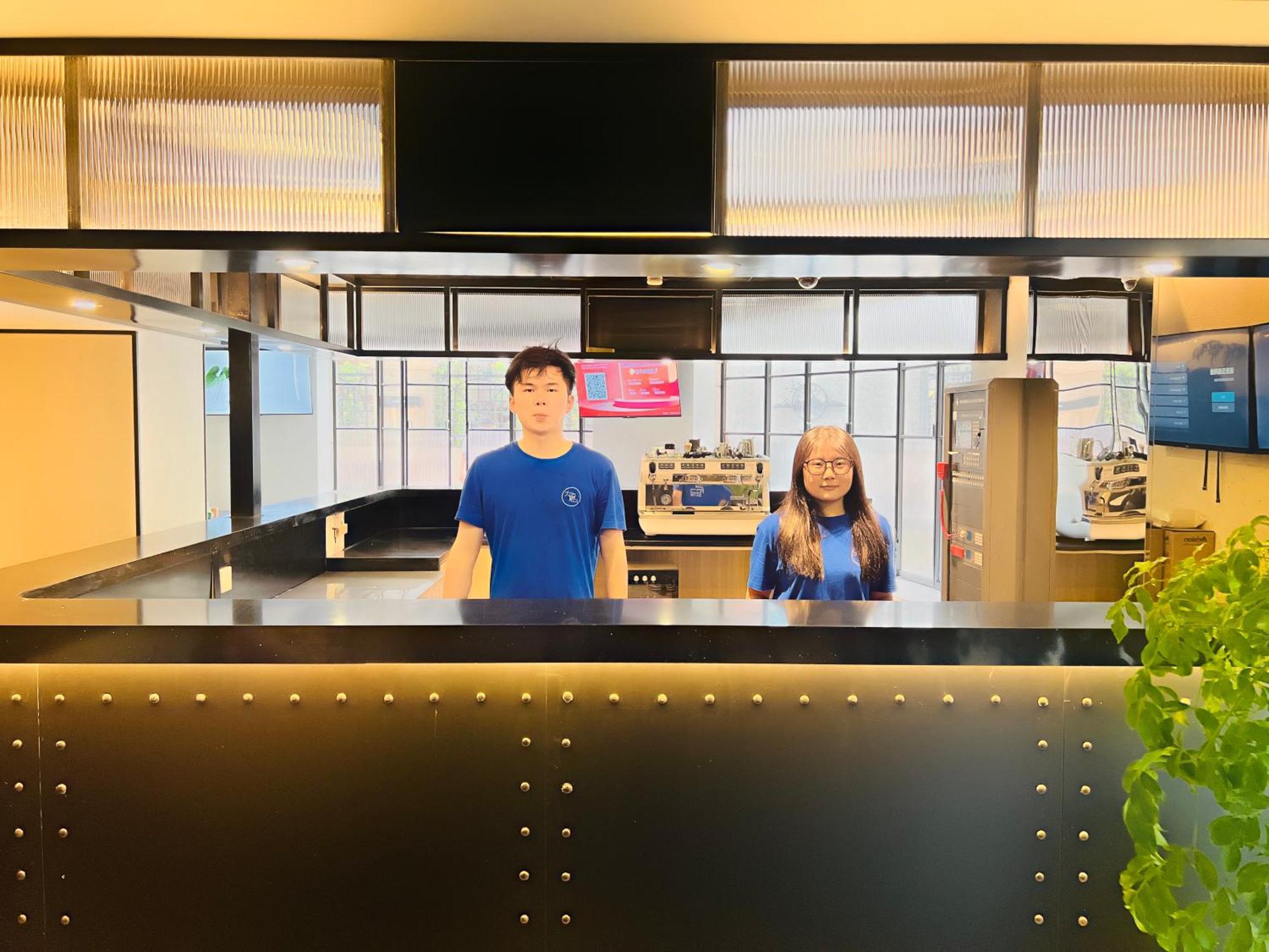 Dayin Garden -people's Square & Nanjing Road-large Social Area -bar -cafe -gym -free Laundry Luggage Storage -24h Front Desk-english Service 3* 上海