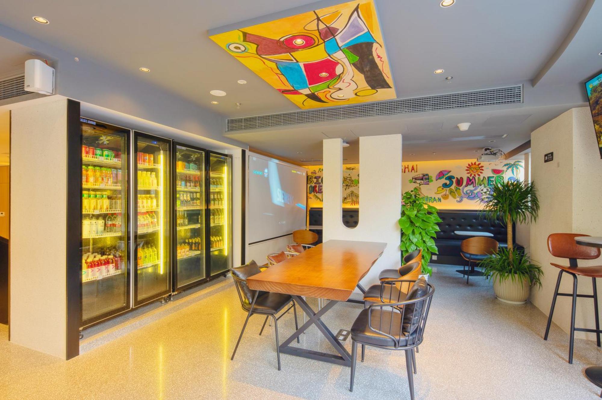 酒店 Dayin Garden -people's Square & Nanjing Road-large Social Area -bar -cafe -gym -free Laundry Luggage Storage -24h Front Desk-english Service 上海